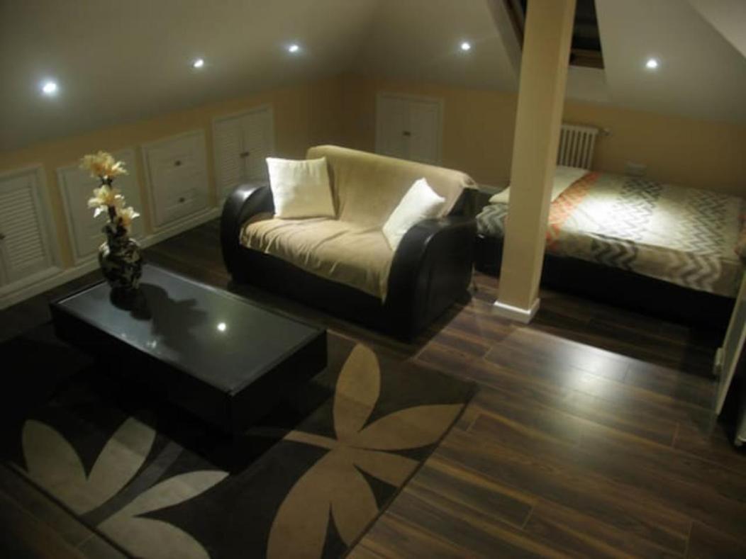 Modern Cosy Private Studio, Wifi, Ip-Tv, Must See Romford Bagian luar foto